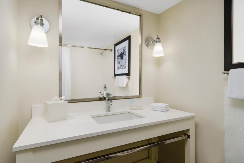 Room image 4